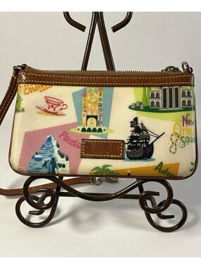 Disney Dooney Bourke Disneyland Retro 2012 Wristlet Parks Attractions Zip Bag